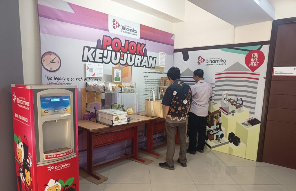 Pojok Kejujuran Universitas Dinamika Bangun Integritas Mahasiswa